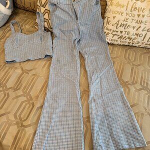 Hollister Cropped 2 piece Set - Top Size Small Pants Size Medium